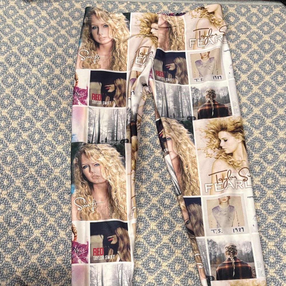 Taylor Swift graphic leggings